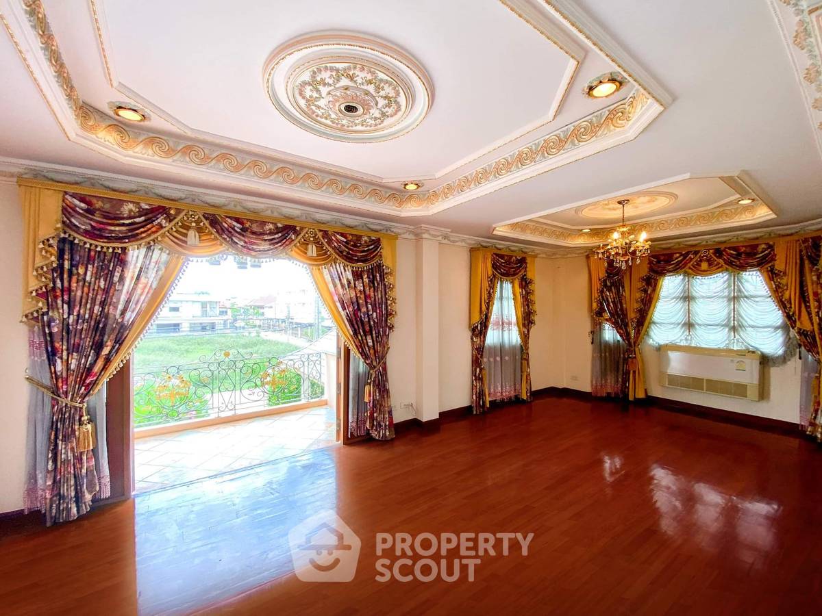 picture 4-BR House at Amarin Palace 1 in Anusawari (ID 984757) - 5/10