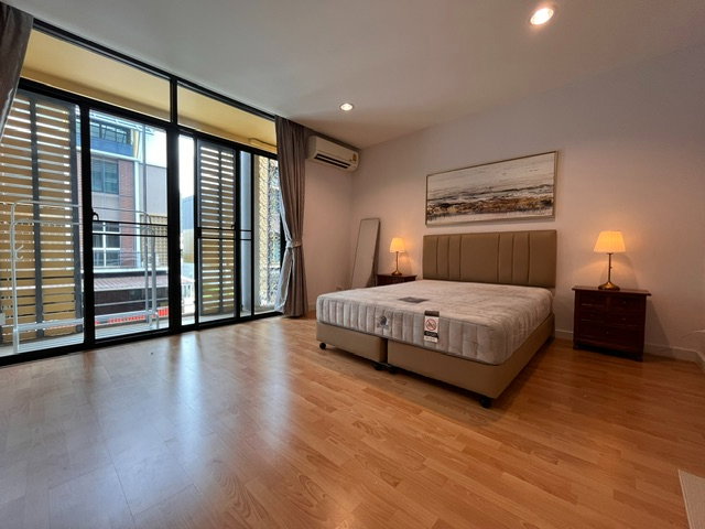 รูป ให้เช่า Premium Fully Furnished Townhome | ม. Flora Marigold สาธุประดิษฐ์ – พระราม 3 - ใกล้สาทร | 4 ห้องนอน | Home Office | Maid Room | พร้อมเข้าอยู่ - รูปที่ 19/42