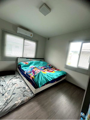 Houses for rent Bangkok : 1 bed Room for rent only for lady