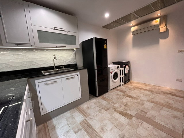 รูป ให้เช่า Premium Fully Furnished Townhome | ม. Flora Marigold สาธุประดิษฐ์ – พระราม 3 - ใกล้สาทร | 4 ห้องนอน | Home Office | Maid Room | พร้อมเข้าอยู่ - รูปที่ 31/42
