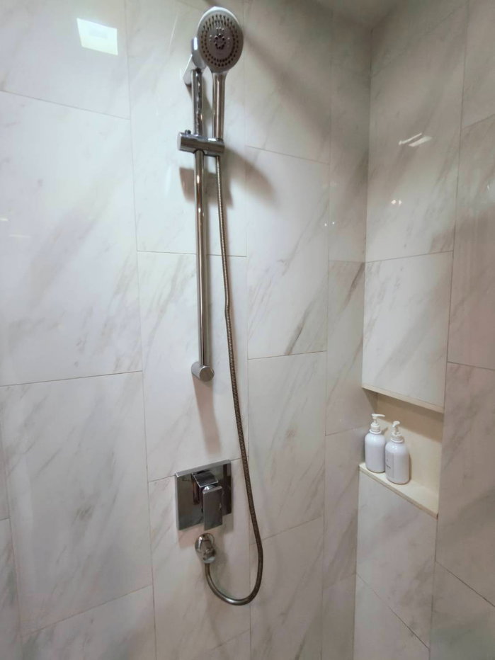 รูป Luxury 2-Bedroom Condo in the Heart of Sukhumvit  📍 Hyde Sukhumvit 11  🛏 2 Bedrooms  🛁 2 Bathrooms  📐 63 sq.m.  🏢 15th Floor  💰 THB 80,000/month - รูปที่ 8/25