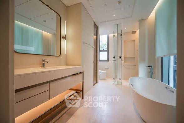 picture Spacious 2-BR 126 Sqm At Baan Sindhorn Near BTS Ratchadamri (ID 3366020) - 3/6
