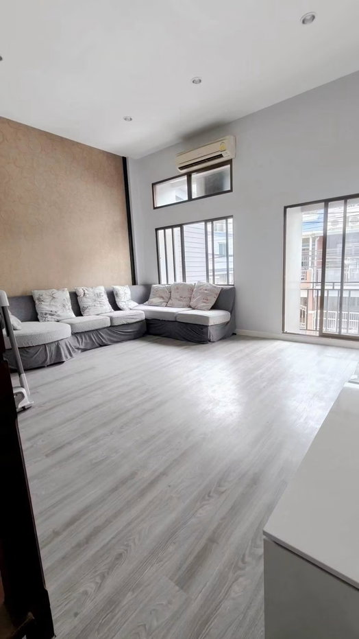 รูป 🏡✨ ให้เช่าทาวน์โฮม 3 ชั้น บ้านกลางเมือง รัชดา–เหม่งจ๋าย 1 3 ห้องนอน 4 ห้องน้ำ รีโนเวทใหม่ สภาพดี สะอาด พร้อมเข้าอยู่ - รูปที่ 8/18