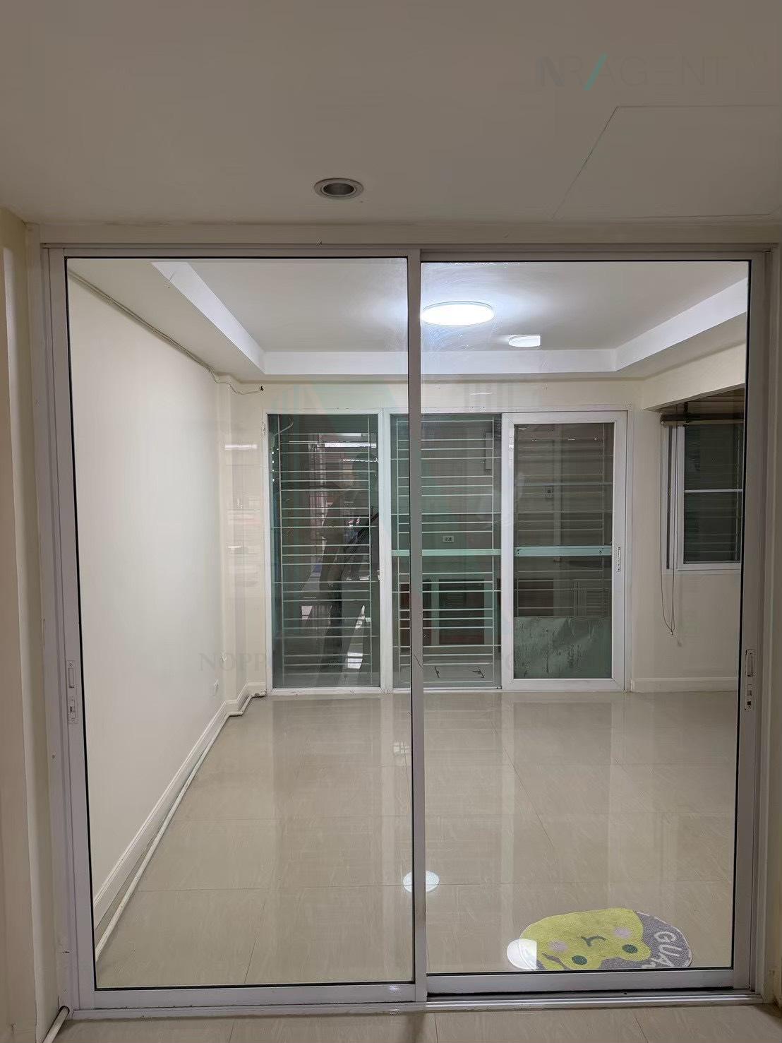 4-bed townhouse for rent, 220 sqm, 23 sq wah, Supalai Park Ville Ramindra 23