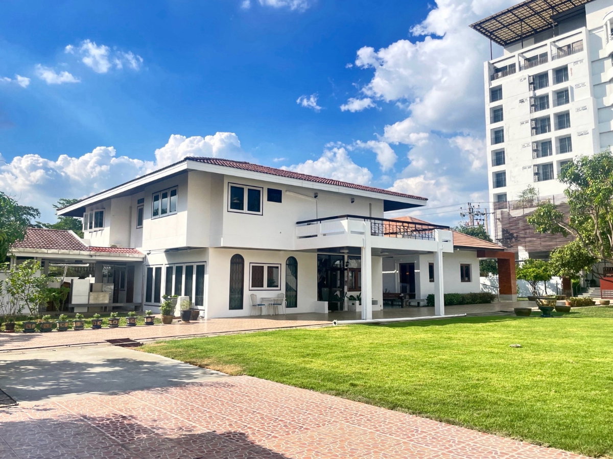 รูป 🏡✨ ให้เช่าบ้านเดี่ยว ที่ดินกว่า 1 ไร่ | ซอยสุขุมวิท 68 ใกล้ BTS อุดมสุข เหมาะทำธุรกิจ - รูปที่ 1/14