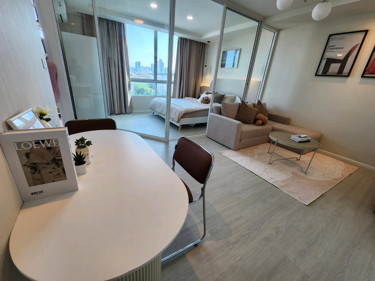 รูป คุ้มที่สุดในรัชดา! ห้องแต่งสวยตรงปก 39 ตร.ม. 1ห้องนอน1รับแขก พร้อมอยู่เพียง 2.1 ล้าน 💥 ลากกระเป๋าพร้อมเข้าอยู่ได้เลย! ชั้น 5 ทำเลดี - รูปที่ 10/27