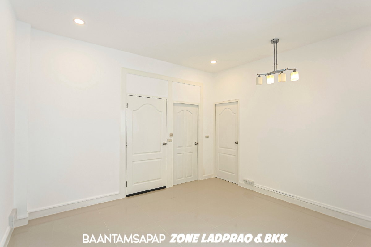 picture Twin Townhome next to the MRT, Ladprao 110 – The Best Value in Town! - 9/26