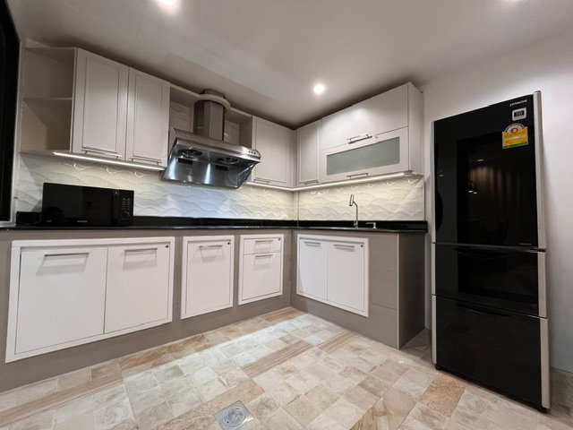 รูป ให้เช่า Premium Fully Furnished Townhome | ม. Flora Marigold สาธุประดิษฐ์ – พระราม 3 - ใกล้สาทร | 4 ห้องนอน | Home Office | Maid Room | พร้อมเข้าอยู่ - รูปที่ 6/42