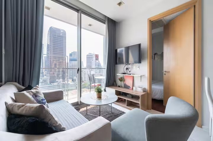 รูป Luxury 2-Bedroom Condo in the Heart of Sukhumvit  📍 Hyde Sukhumvit 11  🛏 2 Bedrooms  🛁 2 Bathrooms  📐 63 sq.m.  🏢 15th Floor  💰 THB 80,000/month - รูปที่ 1/25