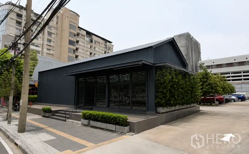 For Rent Retail Space 258 sq.m. in Phra Khanong, Khlong Toei, Bangkok BTS Ekkamai