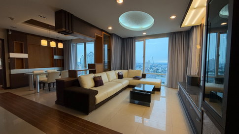 FQ Condo for Sale: Fullerton Sukhumvit – 3 Bedrooms, 3 Bathrooms – 152.47 sq.m. – Price: 21,000,000 Baht [KOs2610001]