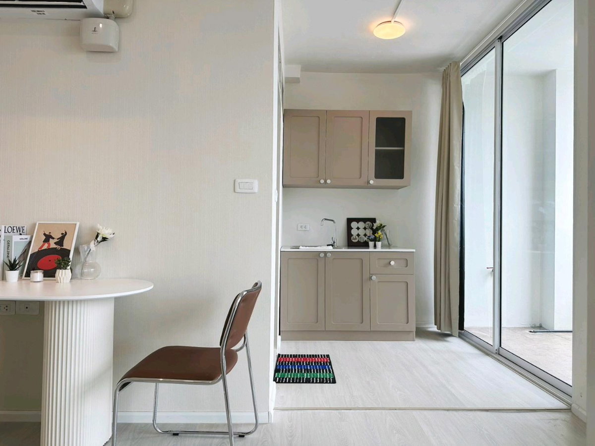 รูป คุ้มที่สุดในรัชดา! ห้องแต่งสวยตรงปก 39 ตร.ม. 1ห้องนอน1รับแขก พร้อมอยู่เพียง 2.1 ล้าน 💥 ลากกระเป๋าพร้อมเข้าอยู่ได้เลย! ชั้น 5 ทำเลดี - รูปที่ 13/27