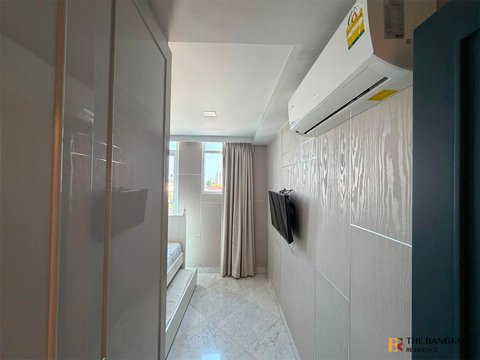 Maestro 01 Sathorn – Yen Akat