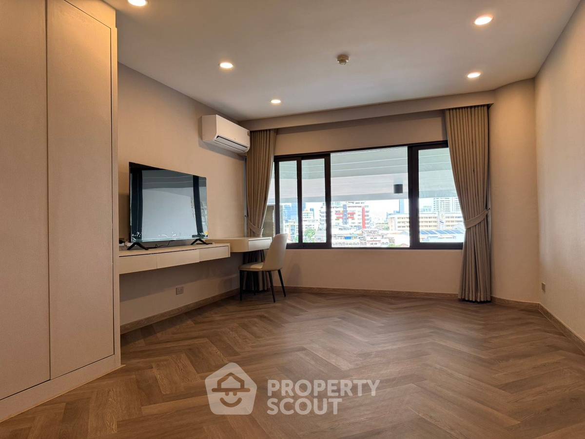picture 371 Sqm 5-BR Le Raffine Sukhumvit 24 Condominium Near BTS Phrom Phong (ID 3365704) - 14/16