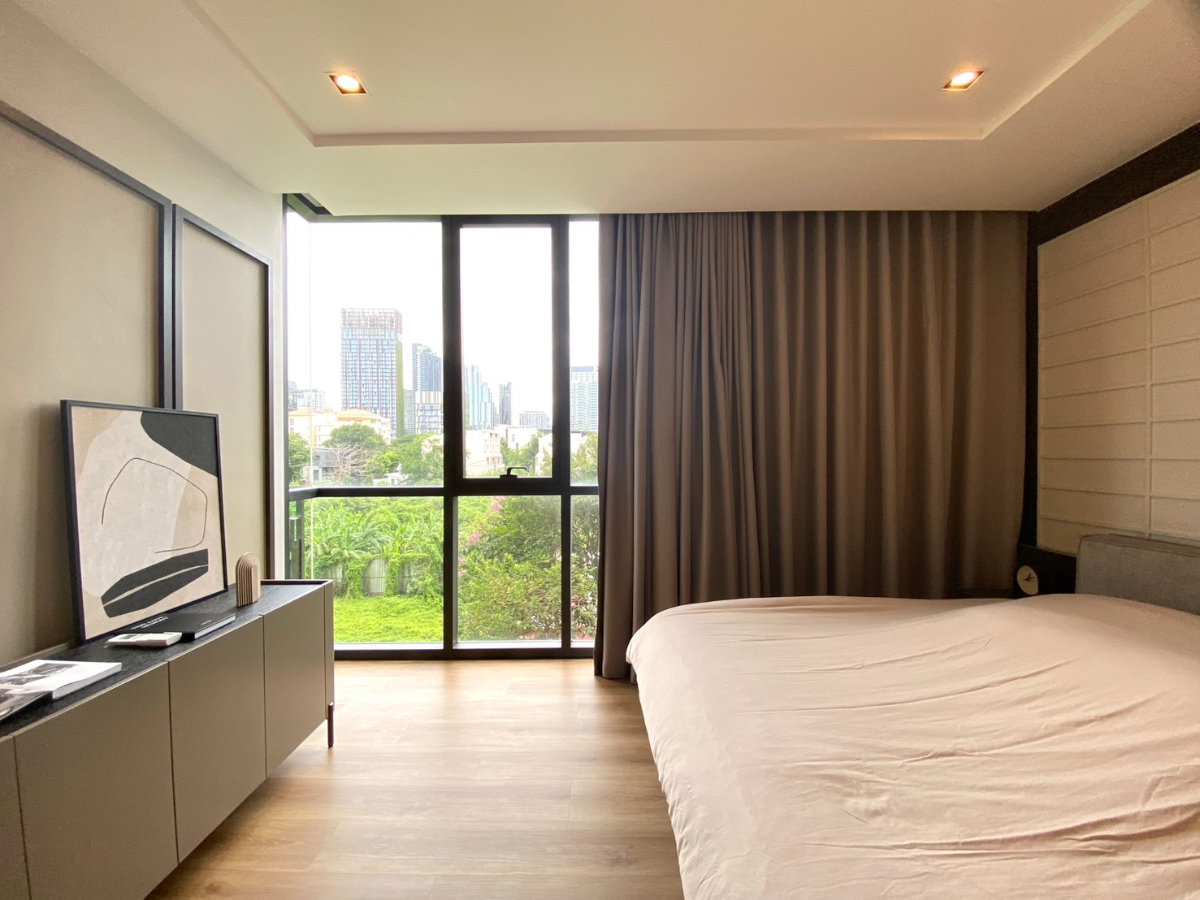 รูป ห้อง Modern Luxury แบบ Fully Furnished ขนาด 79.62 ตรม. 2 ห้องนอน, โครงการ The Room Sukhumvit 38 ใกล้ BTS, ห้องสวยตำแหน่งดีมาก ราคาคุ้มค่ากว่าโครงการ - รูปที่ 15/41
