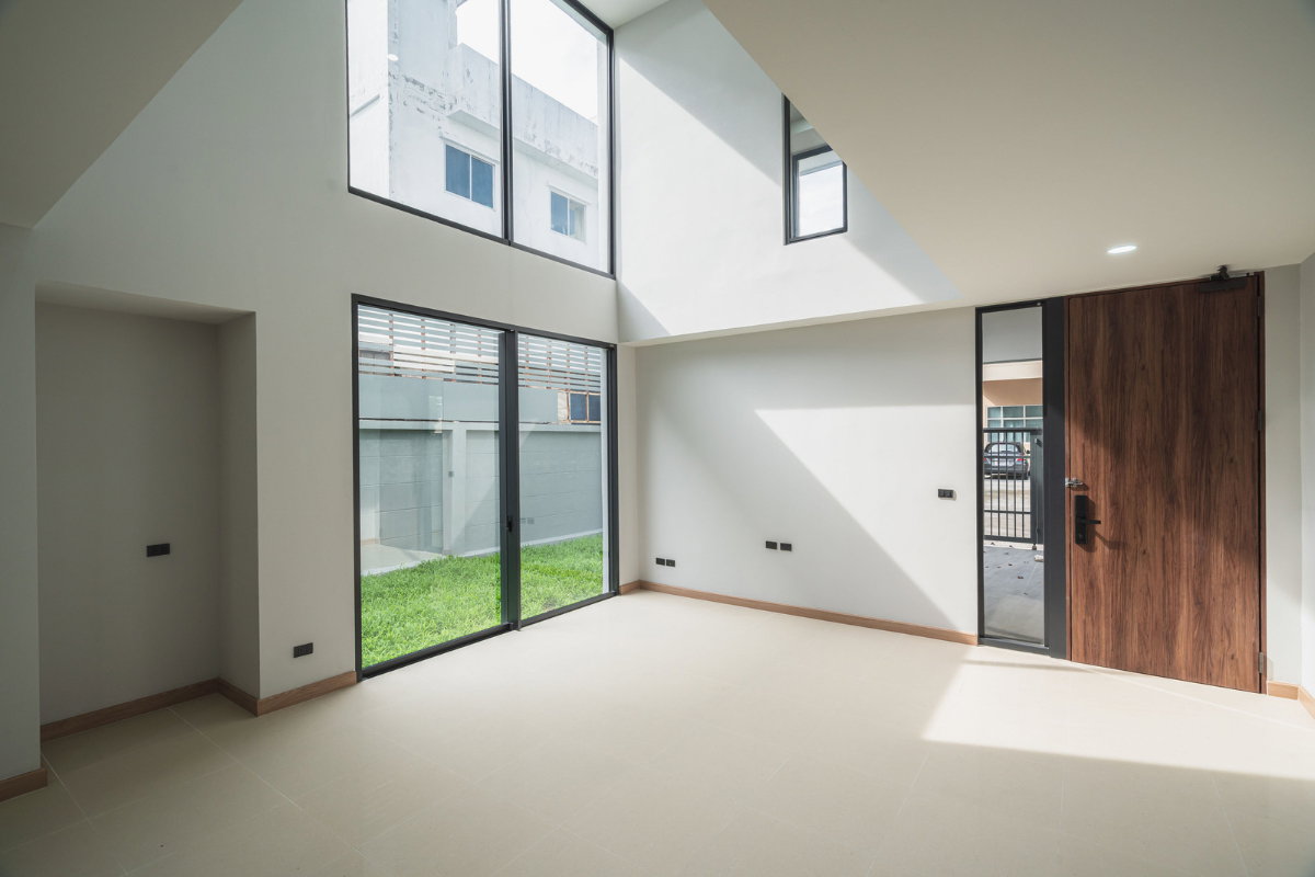รูป 🏡✨ ขายบ้านเดี่ยวหรู 3 ชั้น ปรีชา บียอนด์ รามคำแหง–กรุงเทพกรีฑา | บ้านใหม่ ไม่เคยเข้าอยู่ พร้อมลิฟต์ส่วนตัว - รูปที่ 2/15