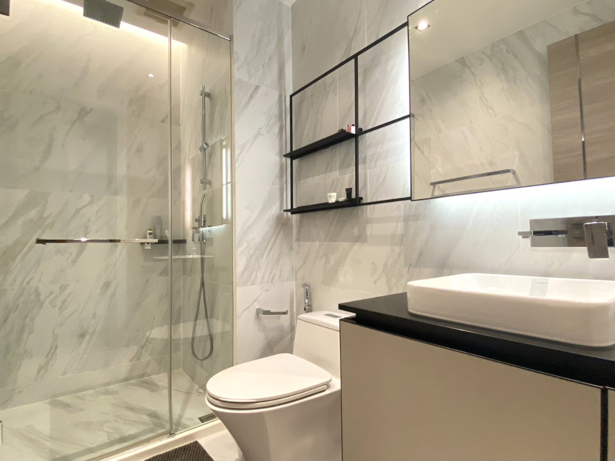 รูป ห้อง Modern Luxury แบบ Fully Furnished ขนาด 79.62 ตรม. 2 ห้องนอน, โครงการ The Room Sukhumvit 38 ใกล้ BTS, ห้องสวยตำแหน่งดีมาก ราคาคุ้มค่ากว่าโครงการ - รูปที่ 22/41