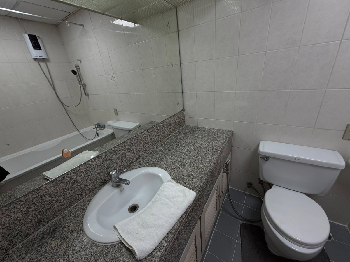 picture For Rent: Condo East Tower behide Central BangNa *3 Bedroom* at Line: @homefinder - 16/17
