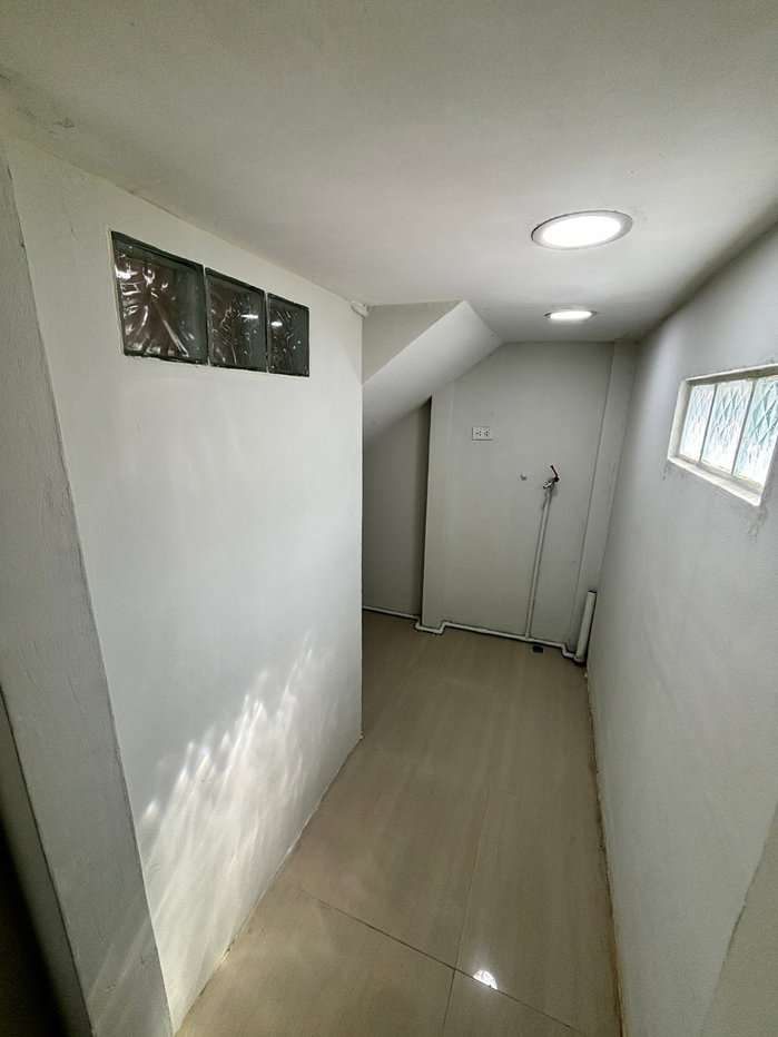 รูป #ให้เช่าบ้าน​ 2ชั้น​ 2ห้องนอน​ ราคาเพียง 10,000 บ-.เดือน​    ซ.เสรีไทย​83​  #ใกล้แฟชั่น #ใกล้รถไฟฟ้าสีชมพู​10นาที  #เลี้ยงสัตว์ได้​ #petfriendly - รูปที่ 5/12