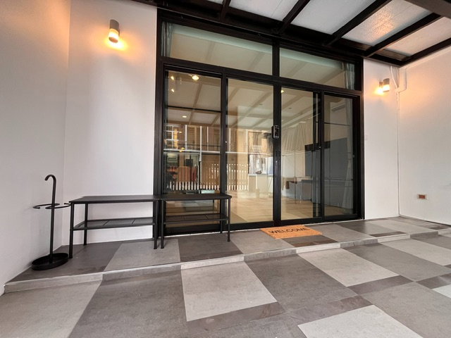 รูป ให้เช่า Premium Fully Furnished Townhome | ม. Flora Marigold สาธุประดิษฐ์ – พระราม 3 - ใกล้สาทร | 4 ห้องนอน | Home Office | Maid Room | พร้อมเข้าอยู่ - รูปที่ 34/42