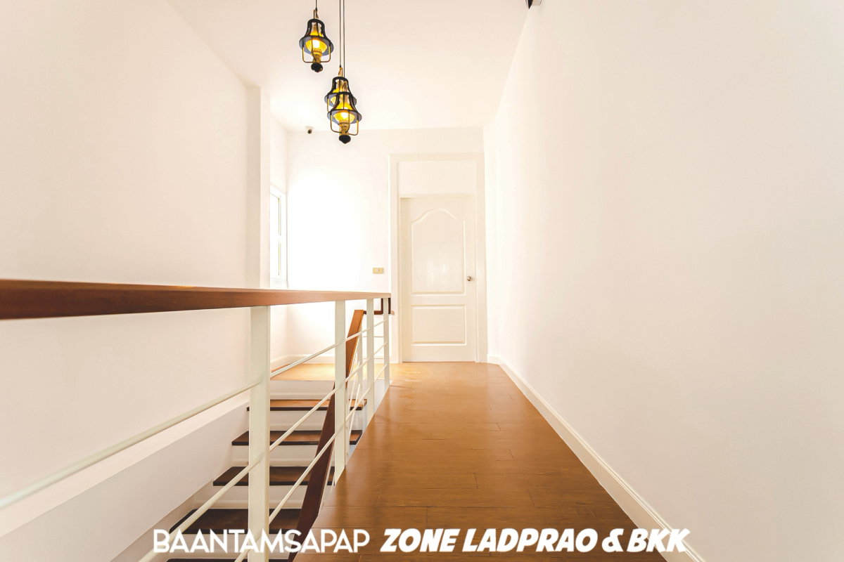 picture Twin Townhome next to the MRT, Ladprao 110 – The Best Value in Town! - 7/26