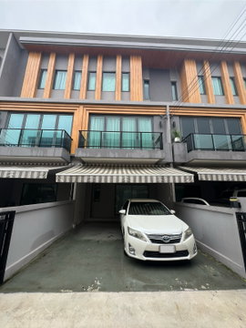 🐱🐶For Rent 3-story townhome 3 bedrooms, 4 bathrooms. Pet-friendly ARL Ban Thap Chang (Rama 9–Phatthanakan–Prawet area). Fully furnished