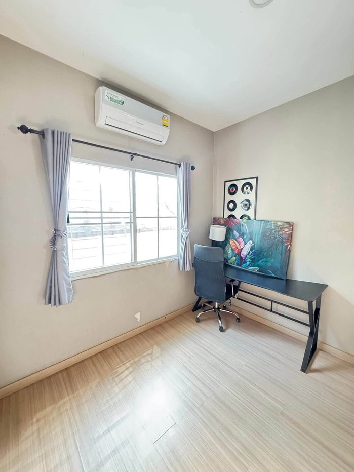 รูป ให้เช่าทาวน์โฮมหลังริม ม.เสนาวีว่า เจซิตี้ ( J City ) ศรีราชา - รูปที่ 16/18