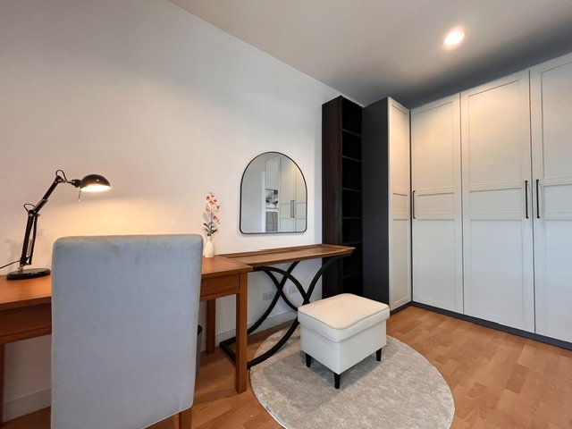 รูป ให้เช่า Premium Fully Furnished Townhome | ม. Flora Marigold สาธุประดิษฐ์ – พระราม 3 - ใกล้สาทร | 4 ห้องนอน | Home Office | Maid Room | พร้อมเข้าอยู่ - รูปที่ 16/42
