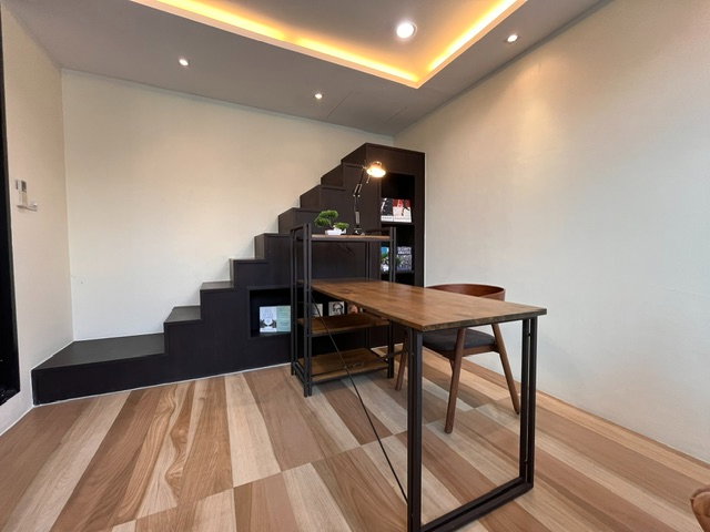 รูป ให้เช่า Premium Fully Furnished Townhome | ม. Flora Marigold สาธุประดิษฐ์ – พระราม 3 - ใกล้สาทร | 4 ห้องนอน | Home Office | Maid Room | พร้อมเข้าอยู่ - รูปที่ 27/42