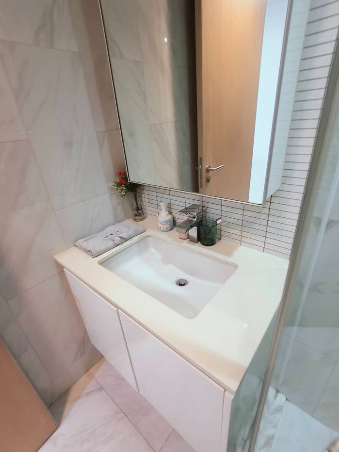 รูป Luxury 2-Bedroom Condo in the Heart of Sukhumvit  📍 Hyde Sukhumvit 11  🛏 2 Bedrooms  🛁 2 Bathrooms  📐 63 sq.m.  🏢 15th Floor  💰 THB 80,000/month - รูปที่ 6/25
