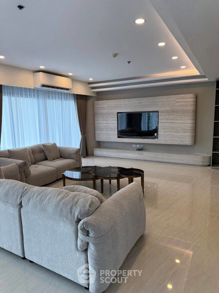 picture 371 Sqm 5-BR Le Raffine Sukhumvit 24 Condominium Near BTS Phrom Phong (ID 3365704) - 2/16
