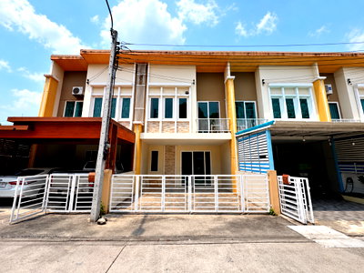 Townhouses for sale : 🏡 2-story townhome, 4 bedrooms, over 132 sq.m. of usable area ✨🏡 Golden Town Chaiyaphruek-Wongwaen