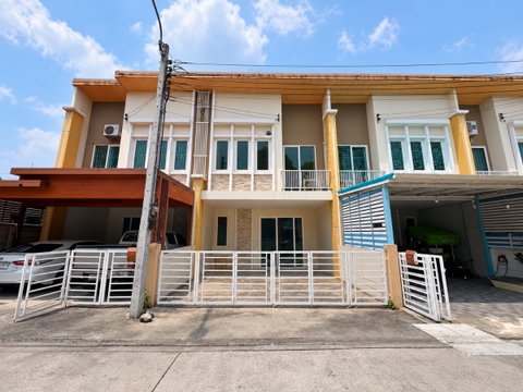 🏡 ทาวน์โฮม 2 ชั้น 4 ห้องนอน พื้นที่ใช้สอยกว่า 132 ตร.ม. ✨🏡 โกลเด้น ทาวน์ ชัยพฤกษ์-วงแหวน