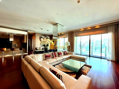 คอนโดให้เช่า : Le Raffine 39 | Amazing 4 Bed Luxury Condo With Private Pool - BR10026CD