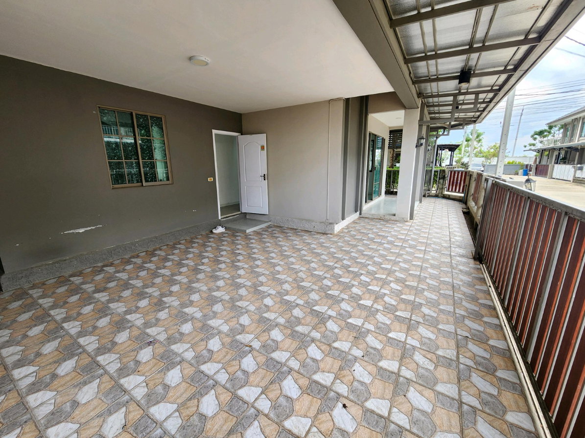 รูป ขายบ้านแฝด 2 ชั้น แปลงมุม 35.6 ตร.ว. ม.เสนา วิลล่า วงแหวน-บางบัวทอง — 4 นอน 3 น้ำ ต่อเติมครัวพร้อมใช้งาน เพียง 3.7 ล้านบาท! - รูปที่ 37/45