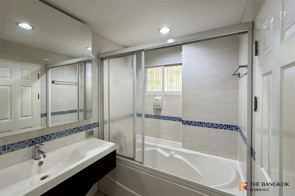 picture Life@Ratchada - Huaikhwang near MRT Huai Khwang Station Ready-to-move-in Condo, Great Value - 2/9