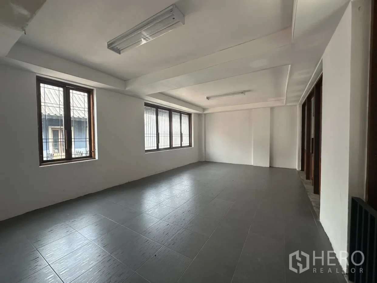 picture For rent Home Office 309 sqm in Wang Mai, Pathum Wan, Bangkok BTS National Stadium - 12/17