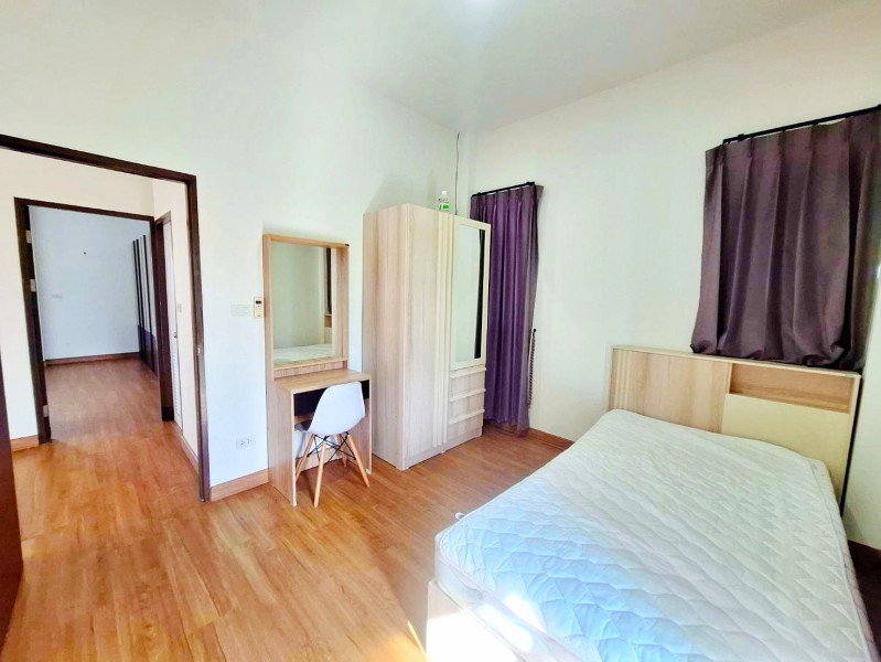 รูป รร.นานาชาตินครพายัพ 900 ม.บ้าน2ชั้น แยกลิขิตชีวัน 500 ม.4นอน เซ็นทรัล เชียงใหม่ 3.7กม. 3 น้ำ  60ตร.ว.180ตร.ม.พร้อมเฟอร์ฯครบ - รูปที่ 2/8