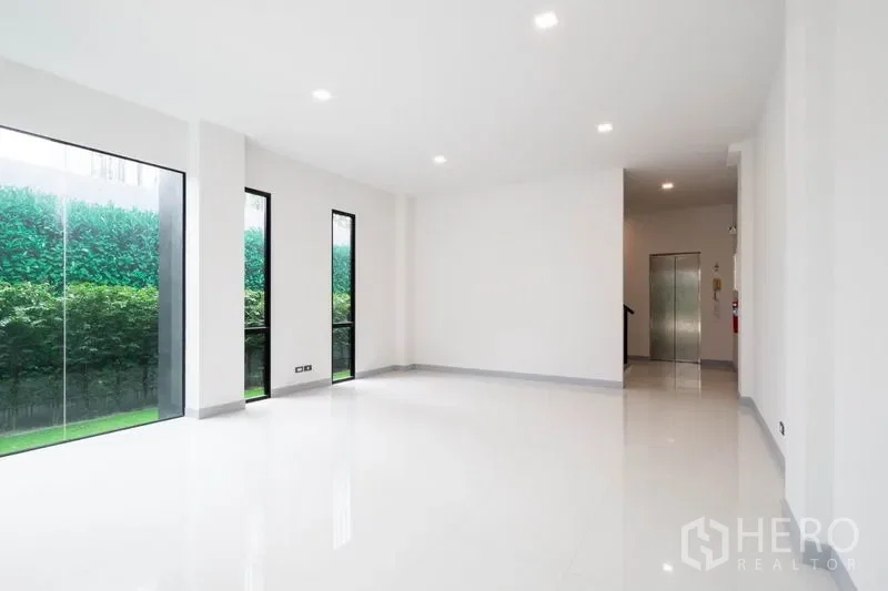picture For rent Home Office 340 sqm in Maha Phruettharam, Bang Rak, Bangkok BTS Sala Daeng - 5/11