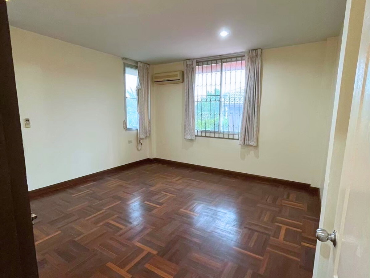รูป 92138 - ขายบ้านเดี่ยว 2 ชั้น Chateau Dale Residence ต.หนองปรือ อ.บางละมุง ชลบุรี เนื้อที่ 100 ตร.วา.หลังมุม - รูปที่ 9/13