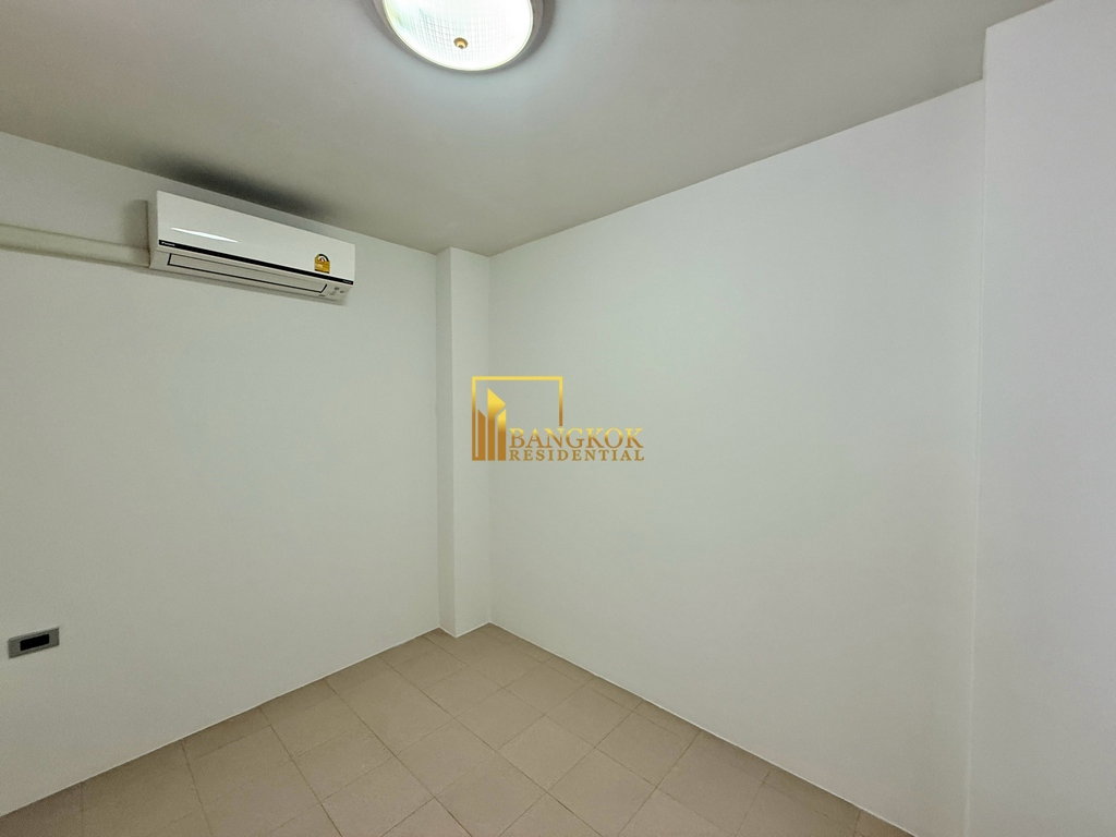 รูป Expansive 4 Bedroom Apartment For Rent in Phrom Phong - BR0631AP - รูปที่ 37/53