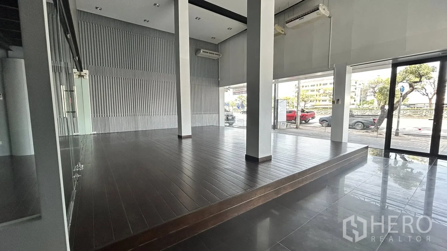 รูป ให้เช่าหรือขาย โชว์รูม 860 ตรม ราชาเทวะ บางพลี สมุทรปราการ - รูปที่ 2/20