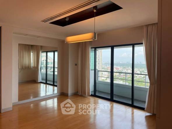 รูป คอนโด 3-ห้องนอน ที่ สาธร การ์เด้นส์ ใกล้ MRT สีลม (ID 3368738) - รูปที่ 2/20