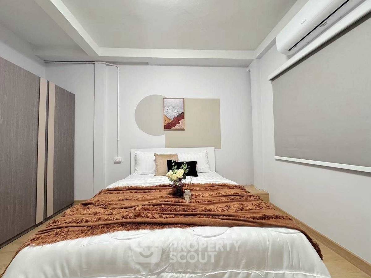 picture 5-BR Villa near MRT Sutthisan (ID 3369902) - 7/20