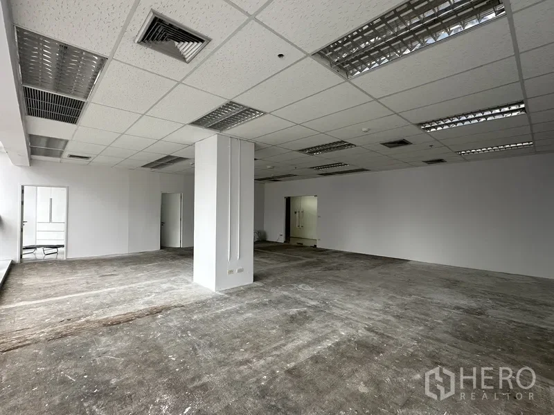 picture For rent Office Space 105 sq.m. in Khlong Toei Nuea, Watthana, Bangkok BTS Asok - 10/11