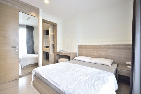 RHYTHM Ratchada-Huaikhwang Special unit at an attractive price near MRT Huai Khwang Station