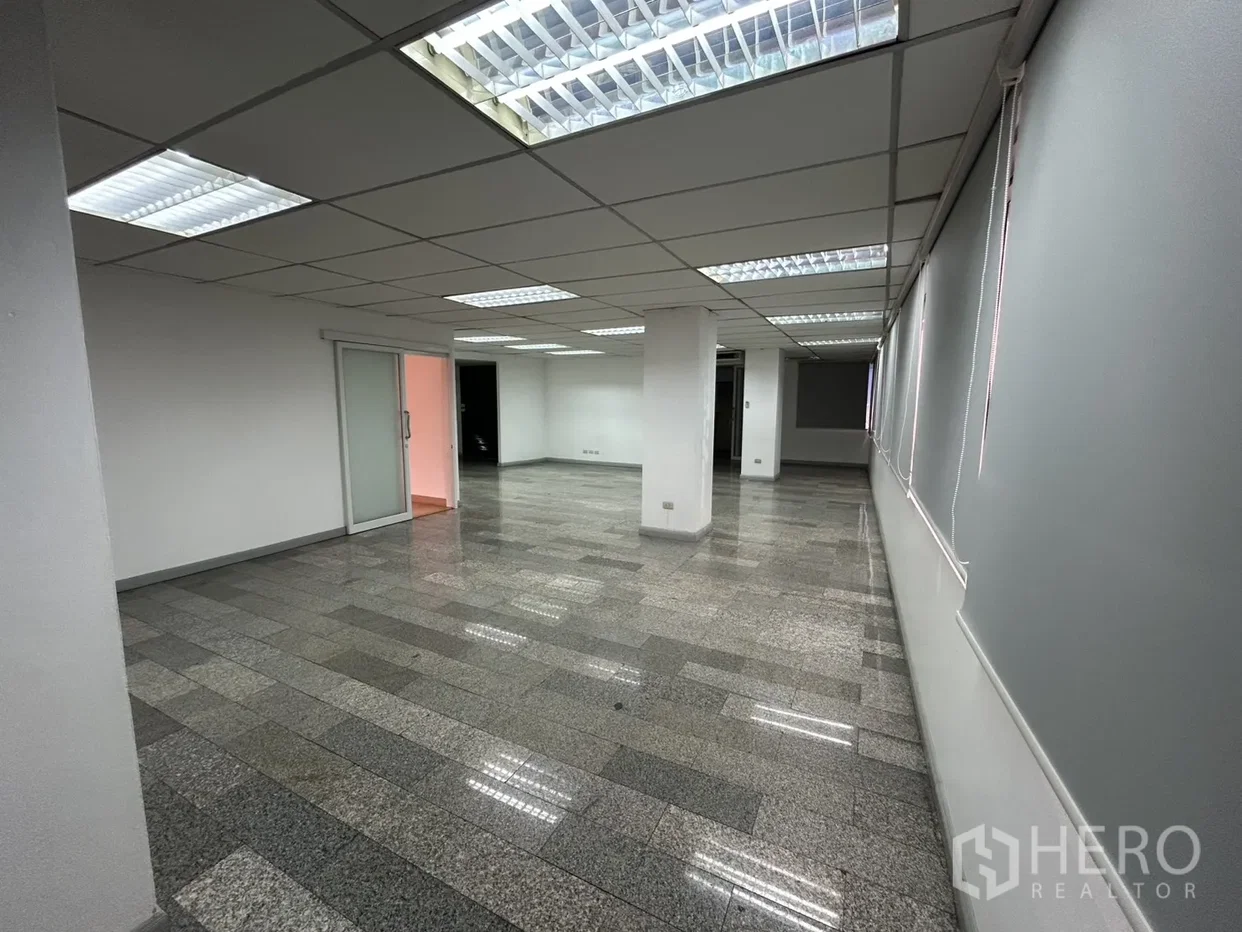 picture For rent Office Space 250 sqm in Phra Khanong, Khlong Toei, Bangkok BTS Thonglor - 1/6