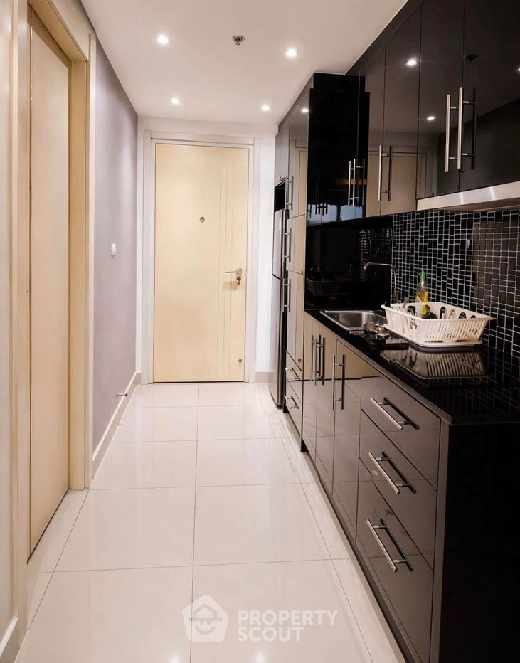 picture 1-BR Cosy Beach View Condo For Sale In Phratamnak (ID 3371555) - 4/8