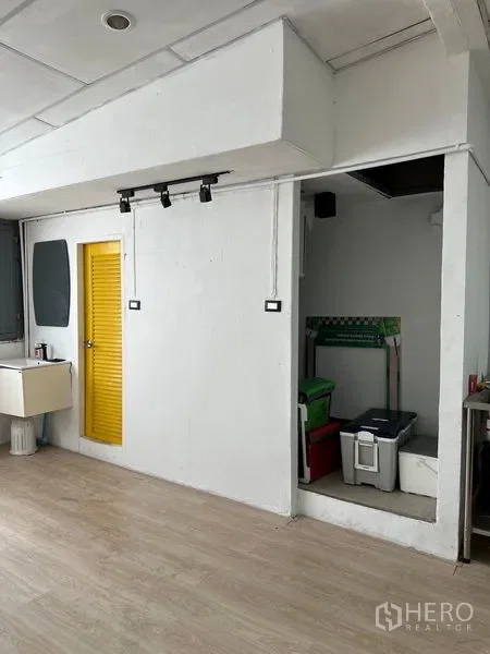 picture For Rent Retail and Office Space 70 sqm in Khlong Tan Nuea, Watthana, Bangkok BTS Thonglor - 8/9