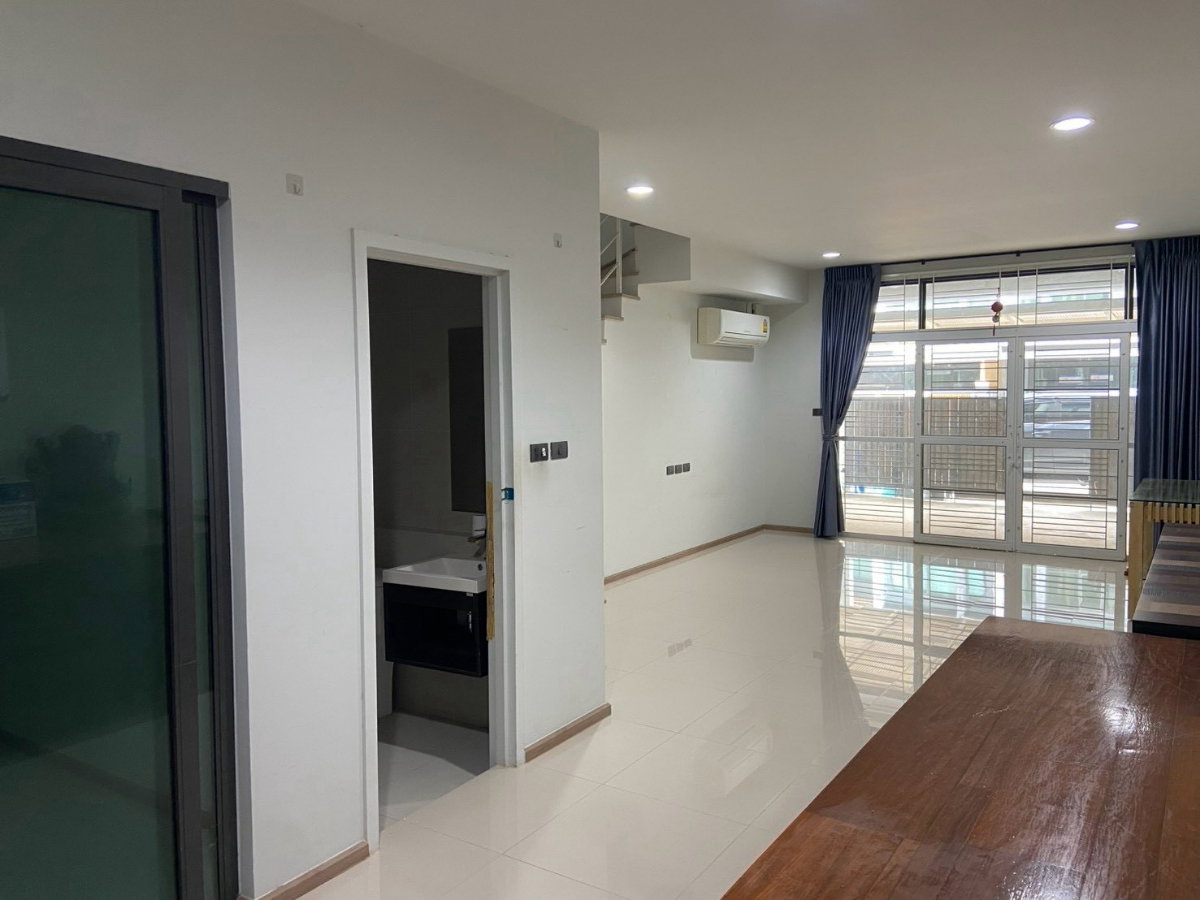 รูป [ขาย - ด่วน] บ้านทาวน์โฮม ซ. นวมินทร์ 85 หมู่บ้านเดอะวิชั่น ฟรีค่าโอน‼️ - รูปที่ 22/23